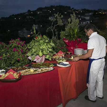 Oda ve Kahvaltı O' Funaro 3*